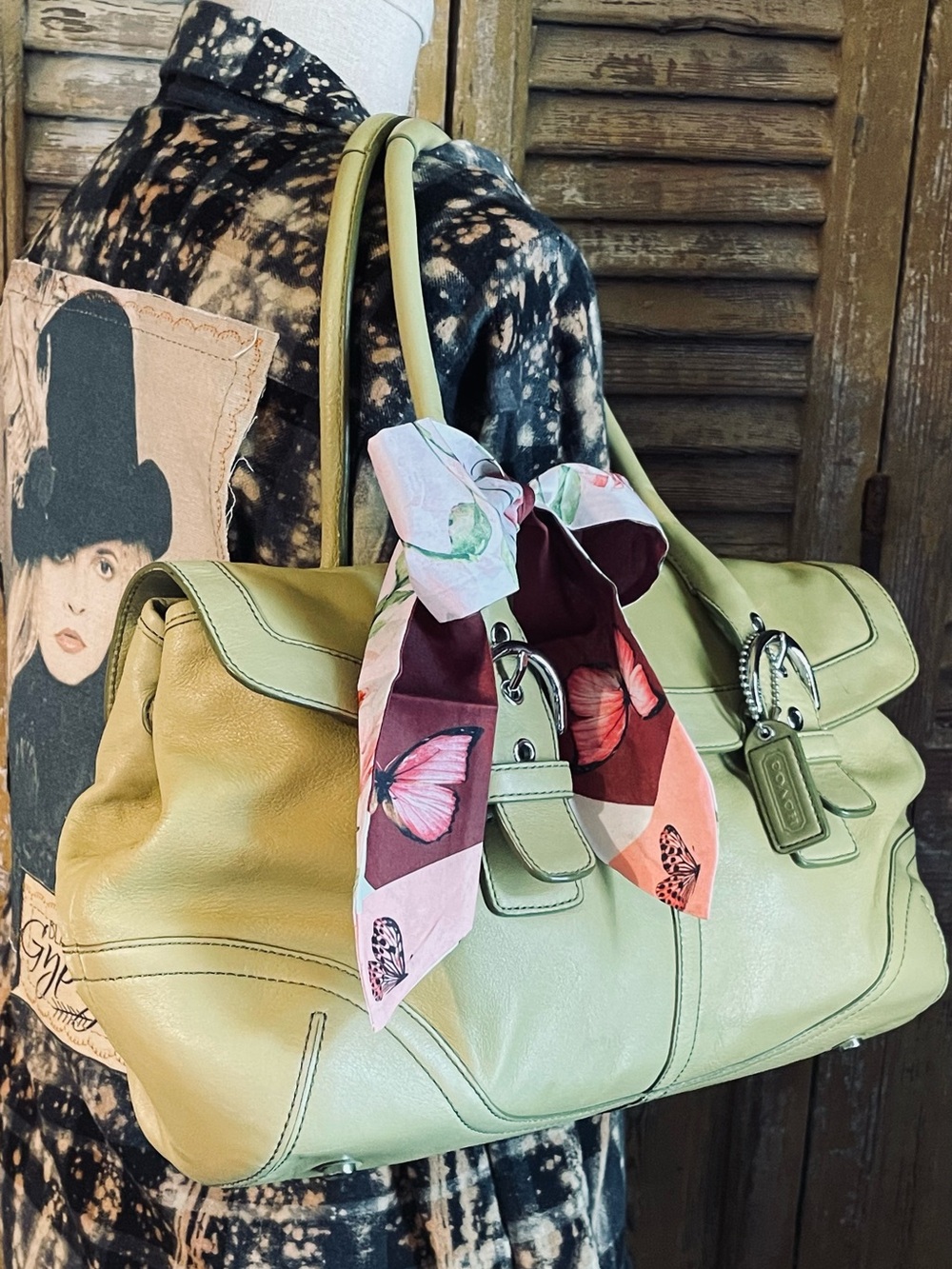 COACH Vintage Soho Hampton Chartreuse Leather Flap Bag With UNBRANDED Bag Scarf